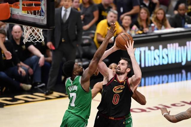 范迪克：取代克洛普非常艰巨但斯洛特干得很好